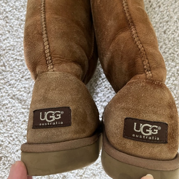UGG boots - Picture 3 of 4